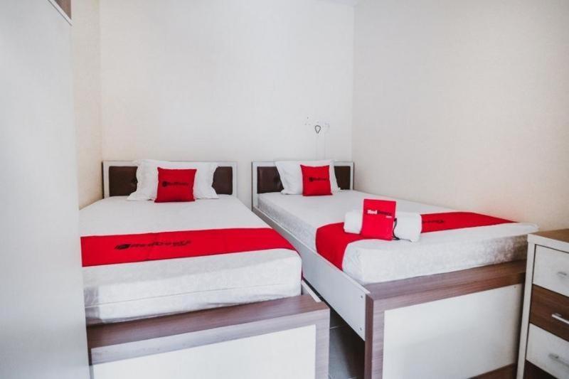 Reddoorz Plus Near Semanggi Джакарта Номер фото